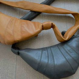 Shoulder Bags Lemaire Horn Bag Sheep Skin Kesong Oblique Dumpling Bag Leather Armpit Method Stick Bag Hidemi Chest Waist Packs 221027