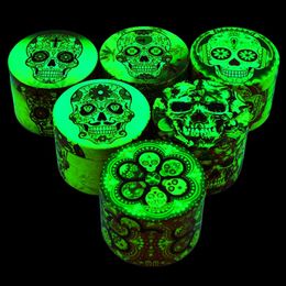 Luminous Skull Fuming Herb Tobacco Grinders Glow in Dark 4 pe￧as Metal Metal Full Colored Impress￣o UV Grieiro de m￣o de Mandel