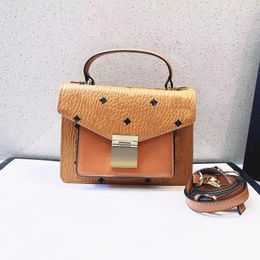 Vintage tote bucket half moon Bag Luxury Designer leather messenger makeup Ladies MC with shoulder strap clutch classic mens womens Shopping hangbag CrossBody Bags