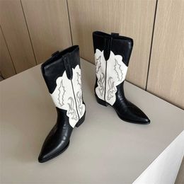 Boots Embroidered Western Cowboy Women's 2022 Autumn and Winter New Korean Color Contrast Pointed Thick Medium Heel Mid Barrel Knight 220923