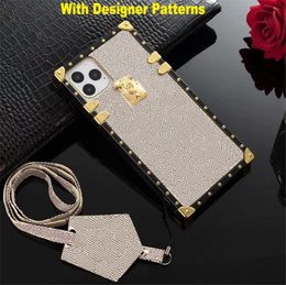 Luxury Designer Square iPhone 14 Pro Max Cases for Women Lanyard Stylish Bee Cute Cover IP13 ProMax 6.7 Inch 14Plus 12 mini 11 XR Xsmax 6 7 8Plus 11Promax CellPhone Case