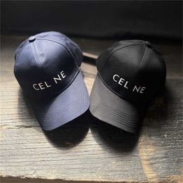 Celins Ball Full Caps Dise￱ador Detalles Silin Metal Buckle Letter Hardtop Baseball Gat Lisa Same Star Duck Tongue Fashion H9sv H9SV
