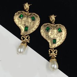 Luxury designer with heart of heart Dangle Chandelier Green gemstone brass retro earrings for ladies birthday party gift jewelry