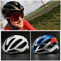 Casco da ciclismo MTB da uomo Stile ultraleggero Mountain Aero Cappuccio sicuro Capacete Ciclismo Bicicletta Sport all'aria aperta Casco da bici da donna