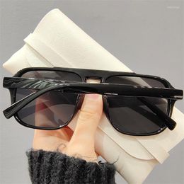 330 Sonnenbrillen übergroße Rahmen Mode Frauen Männer Fahren Radsport Sport Sonnenbrille Vintage Marke Design höherer Curlywigs Eselfarben Onepiefe South June Netflix