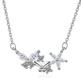 Pendant Necklaces Exquisite Butterfly Flower Necklace Elegant Women's Wedding Crystal Clavicle Chain Fashion Jewelry