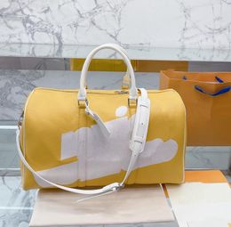 Designer Top Quality Duffle Bag Leather Letter Printing Handbag Large Capacity Sport Bags Yellow White Portable Weekend Travelling Bag Shoulder Cross Body 2209009