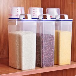 Storage Bottles Sealed Rice Barrel Moisture Proof Box Household Kitchen Flour Saving Wheel Bucket Stocks Holder 2kg