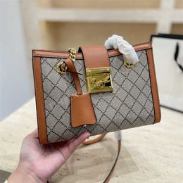 Briefcases Designer Crossbody Wallet Tote Bag Purse Chain Locking Clasp Satchel Shoulder Square Lock Double Letters Clutch Flap Purses Wallets Luxurys