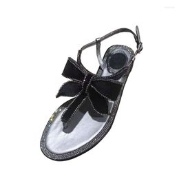 Sandálias de verão feminino chinelos de moda cor de cor de cor de ar-borboleta tamanho de salto plano 34-40 sapatos de praia de chinelos ao ar livre para feminino