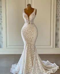 Elegant Wedding Dresses Sleeveless Spaghetti Straps V Neck Sequins Appliques 3D Lace Hollow Embroidery Formal Dresses Bridal Gowns Sweep Train Vestido de novia