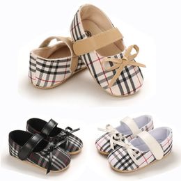 Moda Primi camminatori per bambini Designer per bambini Scarpe con fiocco per bambina Infantile Classico sportivo Antiscivolo Scarpe con suola morbida Primavera Autunno