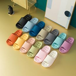 Slippers Women Platform Shower Draining Hole Solid Colour Thick Sandals Summer Beach Men Bathroom Light Anti-slip Shoes