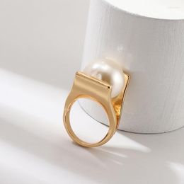 Cluster Rings Fashion Big Imitation Pearls Gold Colour Ring Metal Hollow Exaggeration Design Finger For Women Girls Party Wedding
