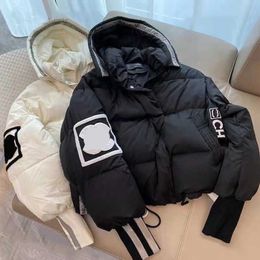 Kvinnans designer Down Jacket Autumn and Winter Women Puffer Jackets Coat Brodery C Lapel Hooded dragkedja Casual Short Small Parka Giacca Windbreaker