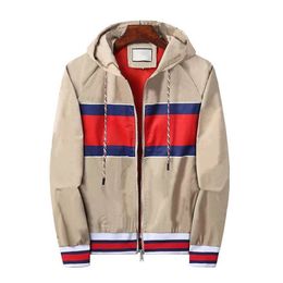 202s Designer mens jacket spring autumn windrunner tee fashion hooded sports windbreaker casual zipper jackets clothing M-3XL