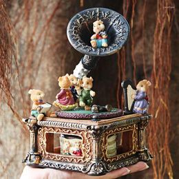 Decorative Figurines Retro Mouse Music Box Birthday Gift Girl Ie Couple Heart Wedding Decoration Carousel Party Gifts
