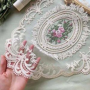 Table Mats 1PC Dinning Cover Embroidered Cloth Elegant Round Lace Tablecloth Coffee Coasters Napkin Party Wedding Decoration