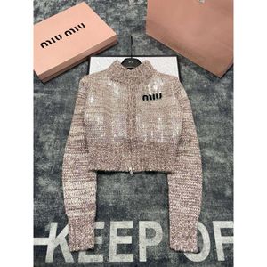 Kvinnors stickor Tees MM Hem Hem Autumn/Winter Heavy Industry Pärl Zipper Cardigan Nail Diamond Design Letter Mångsidig Knitwear Kort stil