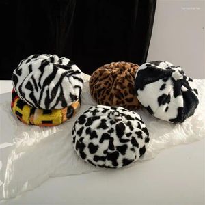 Berets Cow Leopard Animal Cartoon Plush Beret Women Autumn Winter Warm Bucket Hat Big Head Cute Dairy Wear Painter