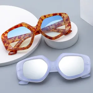 Güneş Gözlüğü 2024 UNISEX Moda Görme Çerçevesi Modaya Dönüştüren Tasarımcı Kadın Çok Yönlü Aşınma Üstü Lüks Güneş Gözlükleri