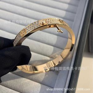Designer skruv armband armband mode lyxiga smycken vårdare original trendig 18k guld diamant för kvinnor män nagel armband silver smycken armband 06s2