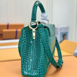 23FW Kadın Totes Deri Deri Kabartmalı Kapusinler Kova Çanta Lüks Tasarımcıları Shouder Crossbody Messenger Ladies Seyahat Çanak Çantası Koşusu Çanta Çantası 27cm 21cm