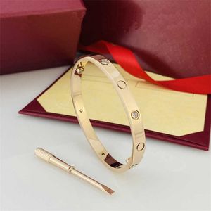 A Classic Designer Luxury Jewelry Women Screw Bracelets 5.0 18k gold Alloy Bangle Gold-Plated Craft Colors Gold Silver Rose Never Fade Not Allergic wholesale EFBS