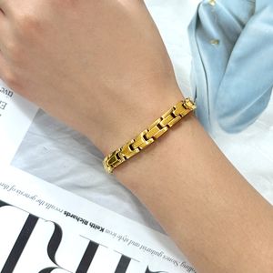 High-end minimalistiska armband tidvattnet män och kvinnor enkel nisch rostfritt stål geometrisk designkänsla 18k vakuumpläterat armband