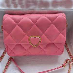 Våren ny designer axelväska valentiner dag gåva rosa färg hjärtlås lyxiga handväskor diamantgitter läder hjärta crossbody väskor små meddelande klaffpåsar