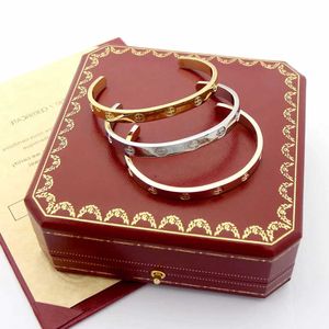 A Classic 18K gold bracelet designer Screw Bracelet jewelry 4 Diamonds Bangle Luxury Jewelry Accessories 18k Alloy Gold-Plated Never Fade Not Allergic WUBK