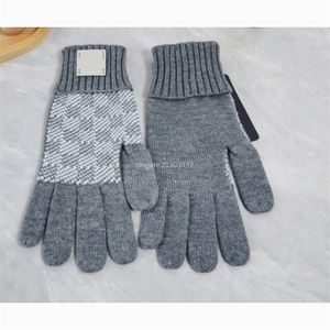 892336 Men Wool Gloves scarf cap Fashion Luxury Black Clour Glove Outdoor Winter Wear Wool Design Women Designer Outdoor Sport Classics Men Gloves High Quality New