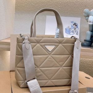 Lüks tasarımcı çanta erkekler çantalar çanta moda çapraz gövde çanta klasik deri cüzdan kadınlar elçi çantaları naylon flep üçgen çanta toz torbalar