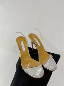 Sapatos de vestido 2024 saltos altos um cinto sandálias pvc couro genuíno mulheres 9 cores claras chinelos superiores slingbacks na moda conciso