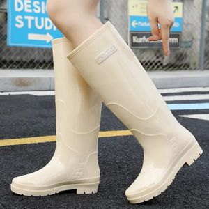 Casual Thick Sole Anti Slip Ladies vandringsstövlar Vintermode Kvinnor Rainboots High Ankle Waterproof Dåliga flickor Rain Shoes 240102