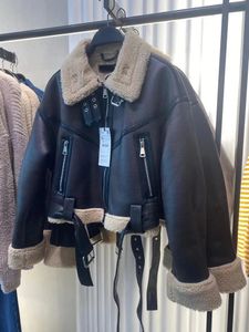 LY VAREY LIN Winter Faux Lamb Fur Leather Short Jacket Women High Street Lapel Zipper Pu Coat with Belt Thick Warm Outwear 231229
