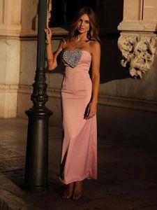 Casual klänningar kvinnor lyxiga sexiga stropplösa diamanter glittrande rosa fotled längd lång kroppskonklänningar klänning kväll scen prestanda vestido