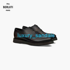 BERLUTI Sapatos Masculinos De Couro Oxfords Berluti Alessio Sapatos De Couro De Bezerro Para Homens Sapatos Formais Masculino Carvão Marrom 050 HB6H