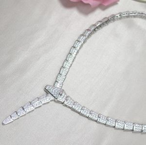 Masowe Leisur Chokers Lady Kobiet Mosiądz 18 -KLAK ZŁOTE ZŁOTE Ustawienie Pełny diament Kształt Szeroki łańcuch Naszyjniki szkieletowe 9184032