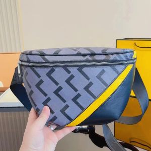 Kvinnor präglade läder i midja i Luxurys designer midjeväskor crossbody axel bälte väskan koppling fanny pack midjelpacks bum handväskor herr sport tote bumbag handväska