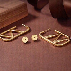 Stud Fashion Designer Earrings Brand Studs For Women Gold Hoop Huggie Earring Luxury Designers Jewelry 5A Charm V Men Earings Wedding Accessories