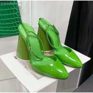 Sandali Attico Scarpe Primavera Novità Décolleté con cinturino in pelle verniciata verde Sandali da 95 mm Sandali da donna Designer Scarpe da sera Sandali da donna famosi firmati