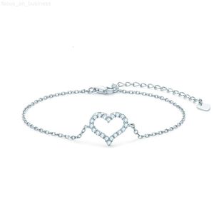Новое поступление, полые ювелирные изделия из серебра 925 пробы с платиновым покрытием, регулируемый браслет из муассанита с бриллиантами в форме сердца для женщин