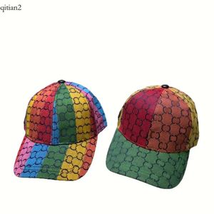 Berretto sportivo regolabile con doppia lettera Snapback da uomo e donna con etichetta arcobaleno casual con etichette Cappello curvo da golf unisex multicolore