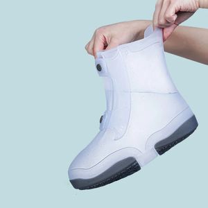 No Leaking Double Bottom Shoe Covers Rain Boots Designer Two Tones Silicone Overshoes Unisex Runway Sneakers Waterproof 240102