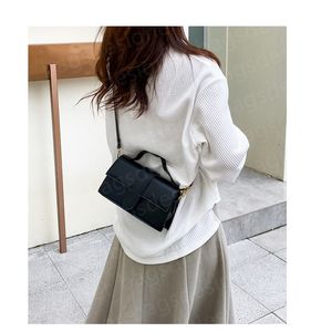 肩の豪華なluxurysデザイナーバッグ女性ハンドバッグ財布クロスボディデザイナーバッグハンドバッグウォレット女性サドル高価なボディスモールショッピングバッグ