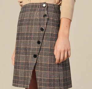 Gonne Elegante lana francese Autunno e inverno Bottoni asimmetrici Gonna corta da pendolarismo scozzese britannico Sciarpa da donna retrò alla moda