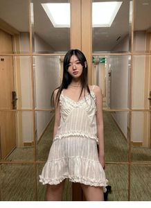 Повседневные платья Летнее платье в белую полоску Корейские сексуальные оборки с v-образным вырезом Кружевной халат на бретельках с открытой спиной Прозрачный мини-вязаный крючком Y2K