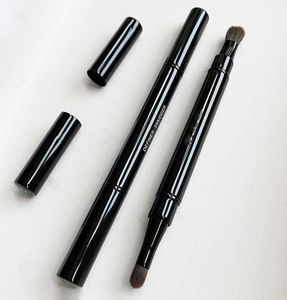 CC Sconeble Dual Tip Ckseshadow DefinersMudger Makeup Brush podwójnie przenośna podróż do powiek Mieszanie kosmetyków 8199114