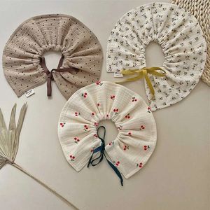 5PCS Four Seasons Męs i żeńska nowość dla dzieci moda bawełniana płatek gazy Petal Cotton BIB Baby Bable Bawbus Burp Zbawanie 240102